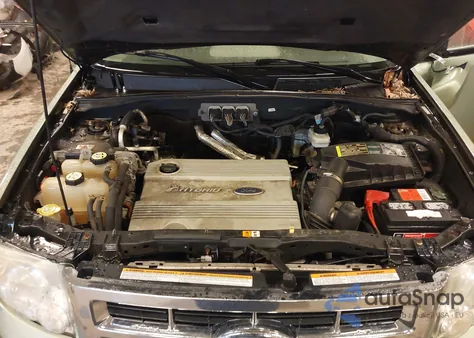 2008 Ford Escape Hybrid from USA, damaged, VIN 1FMCU49H88KB32968